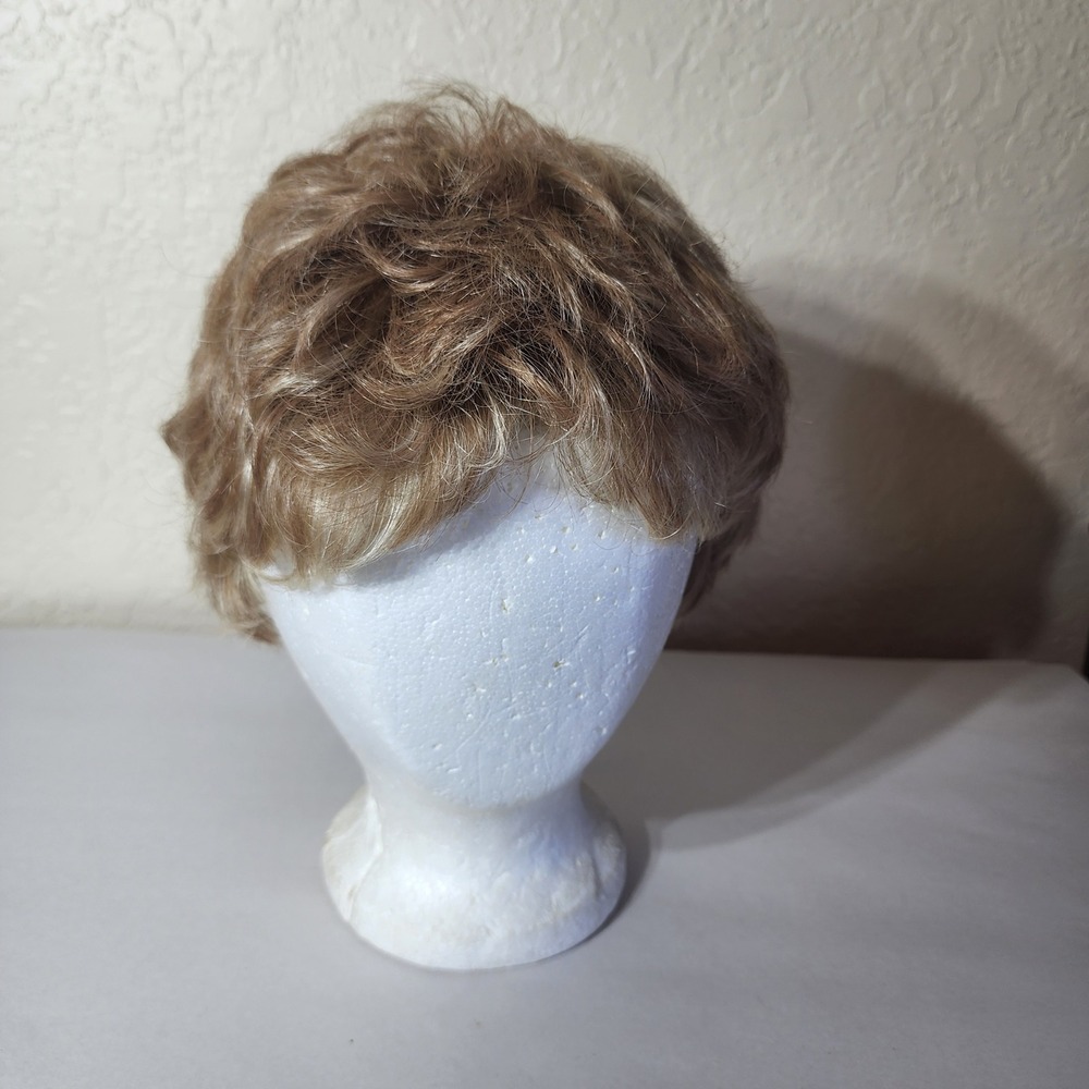 Aspen Short Wavy Synthetic Wig Sandy Blonde Brown Multi-Tonal Layered Pixie Cut